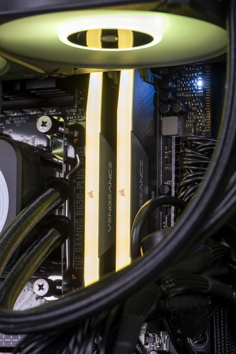 Actina iCUE 13600KF/32GB/2TB/RTX4070Ti/850W Actina iCUE 13600KF/32GB/2TB/RTX4070Ti/850W