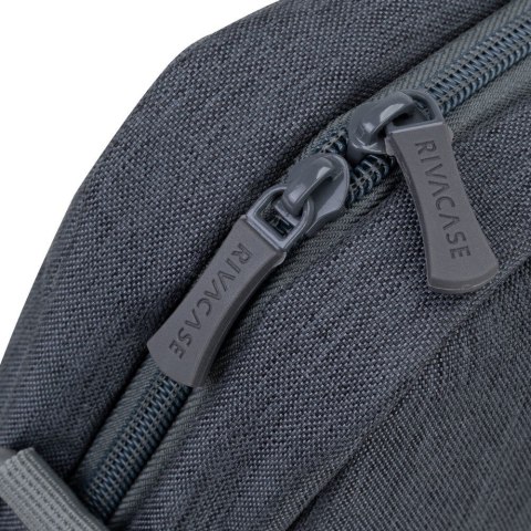 RIVACASE TORBA NA LAPTOP 14" PRATER, CIEMNOSZARA, ANTYKRADZIEŻOWA, MATERIAŁ WODOODPORNY, KIESZENIE NA TABLET, SMARTFON, AKCES RIVACASE TORBA NA LAPTOP 14" PRATER, CIEMNOSZARA, ANTYKRADZIEŻOWA, MATERIAŁ WODOODPORNY, KIESZENIE NA TABLET, SMARTFON, AKCES