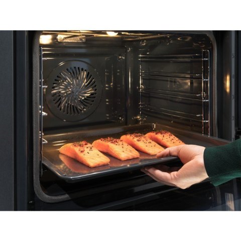 Piekarnik parowy do zabudowy ELECTROLUX EOB7S31Z (czarny) Piekarnik parowy do zabudowy ELECTROLUX EOB7S31Z (czarny)