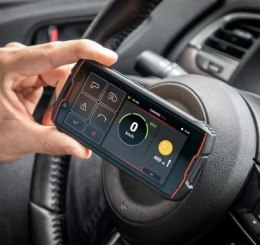 Yanosik GTm + 12 miesięcy abonament