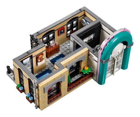 LEGO Creator Expert 10260 Bistro W Śródmieściu LEGO Creator Expert 10260 Bistro W Śródmieściu