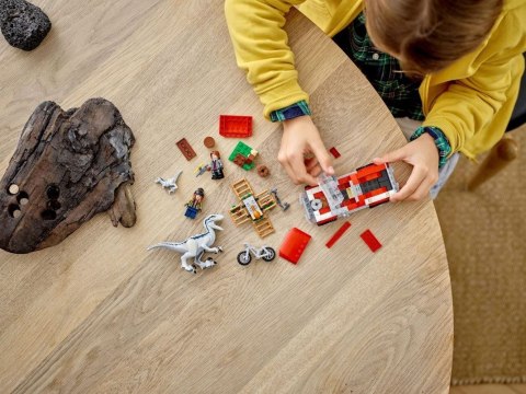 LEGO Jurassic World 76946 Schwytanie welociraptorów Blue i Bety LEGO Jurassic World 76946 Schwytanie welociraptorów Blue i Bety