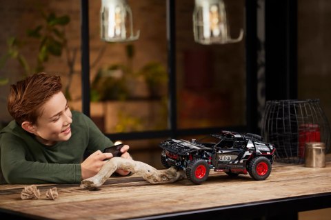 LEGO Technic 42160 Audi RS Q e-tron LEGO Technic 42160 Audi RS Q e-tron