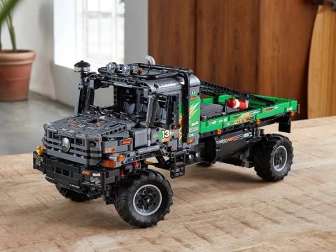 LEGO 42129 Sterowana przez aplikację ciężarówka Mercedes-Benz Zetros z napędem na 4 koła LEGO 42129 Sterowana przez aplikację ciężarówka Mercedes-Benz Zetros z napędem na 4 koła