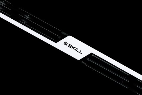 Pamięć G.SKILL TridentZ F4-3600C16D-16GTZKW (DDR4 DIMM; 2 x 8 GB; 3600 MHz; CL16) Pamięć G.SKILL TridentZ F4-3600C16D-16GTZKW (DDR4 DIMM; 2 x 8 GB; 3600 MHz; CL16)