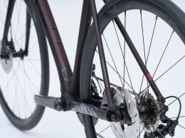 Rower szosowy VAAST R/1 700C ULTEGRA 58cm XL Black Cherry