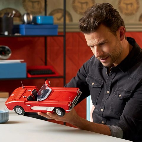 LEGO Icons 10321 Corvette LEGO Icons 10321 Corvette