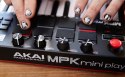 AKAI MPK MINI PLAY 3 - Mini klawiatura sterująca (WYPRZEDAŻ)