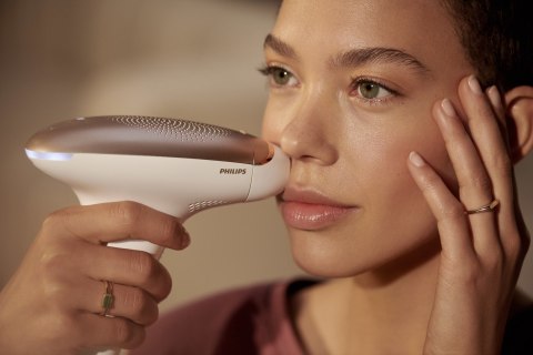 Depilacjia światłem PHILIPS LUMEA BRI 921/00 Depilacjia światłem PHILIPS LUMEA BRI 921/00