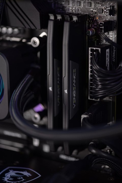 Actina iCUE 13700KF/64GB/2x2TB/RTX4090/1000W Actina iCUE 13700KF/64GB/2x2TB/RTX4090/1000W