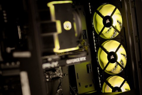 Actina iCUE 5700X/16GB/1TB/RX7700XT/650W Actina iCUE 5700X/16GB/1TB/RX7700XT/650W