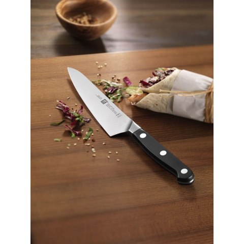 Kompaktowy nóż szefa kuchni Zwilling Pro - 14 cm Kompaktowy nóż szefa kuchni Zwilling Pro - 14 cm