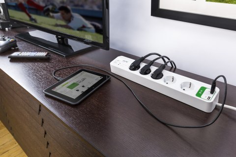 APC Essential SurgeArrest 5 outlets with 5V, 2.4A 2 port USB charger 230V Germany APC Essential SurgeArrest 5 outlets with 5V, 2.4A 2 port USB charger 230V Germany