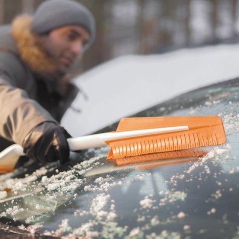 FISKARS SZCZOTKA DO SZYB ZE SKROBACZKĄ SNOWXPERT FISKARS SZCZOTKA DO SZYB ZE SKROBACZKĄ SNOWXPERT
