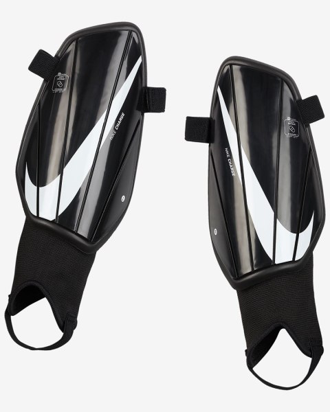 Ochraniacze piłkarskie Nike CHRG GRD czarne SP2164 010 Ochraniacze piłkarskie Nike CHRG GRD czarne SP2164 010