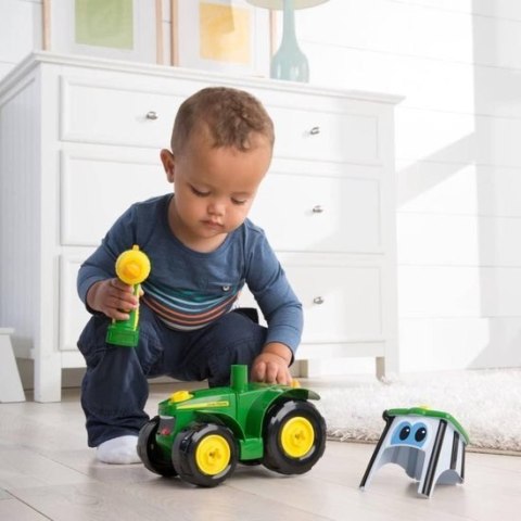 TOMY John Deere Zbuduj traktor Johnny 46655/4 TOMY John Deere Zbuduj traktor Johnny 46655/4