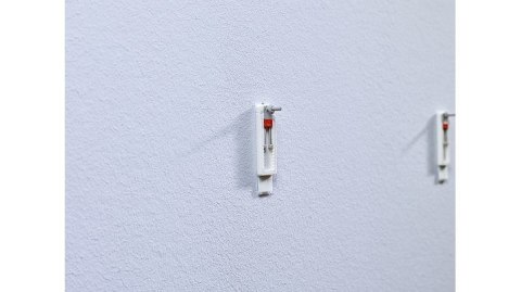 TESA ŚRUBA SAMOPRZYLEPNA DO TAPET 1KG /REGULOWANA TESA ŚRUBA SAMOPRZYLEPNA DO TAPET 1KG /REGULOWANA