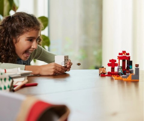 LEGO 21255 MINECRAFT Zasadzka w portalu do Netheru p4 LEGO 21255 MINECRAFT Zasadzka w portalu do Netheru p4