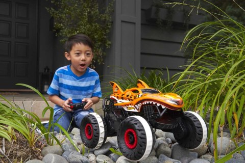 Hot Wheel Monster Truck Niepowstrzymany Tiger Shark 1:15 Terenowy pojazd zdalnie sterowany HGV87 MATTEL p1 Hot Wheel Monster Truck Niepowstrzymany Tiger Shark 1:15 Terenowy pojazd zdalnie sterowany HGV87 MATTEL p1