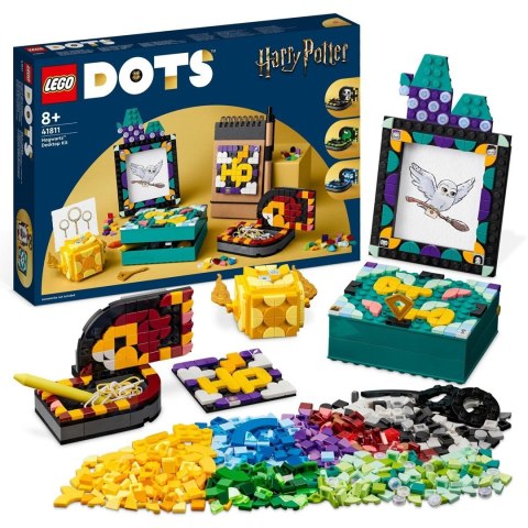 Klocki DOTS 41811 Zestaw na biurko z Hogwartu Klocki DOTS 41811 Zestaw na biurko z Hogwartu