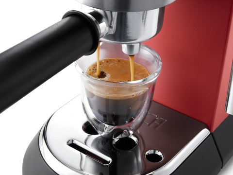 Ekspres kolbowy DeLonghi Dedica Style EC 685.R (1300W; kolor czerwony) Ekspres kolbowy DeLonghi Dedica Style EC 685.R (1300W; kolor czerwony)