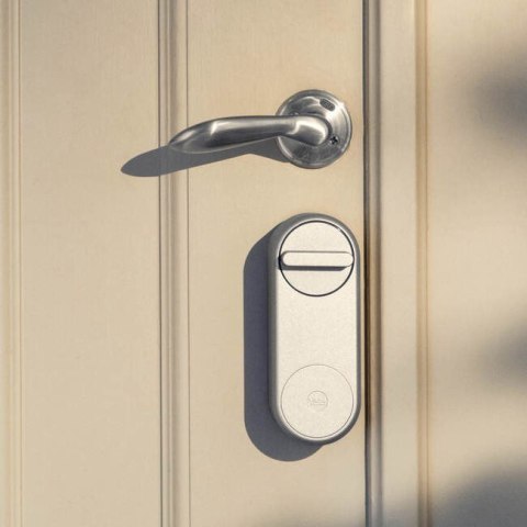 Inteligentny zamek do drzwi Yale Linus Smart Lock Silver (WYPRZEDAŻ) Inteligentny zamek do drzwi Yale Linus Smart Lock Silver (WYPRZEDAŻ)