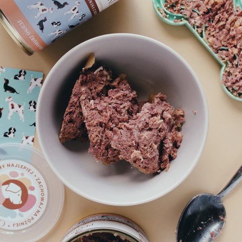 PERRO Wieprzowina z selerem dla psów dorosłych 850 g PERRO Wieprzowina z selerem dla psów dorosłych 850 g