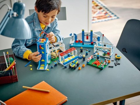 LEGO City 60372 Akademia policyjna LEGO City 60372 Akademia policyjna