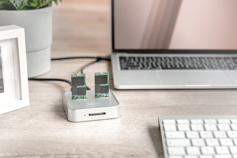 DIGITUS STACJA DOKUJĄCA DO SSD M.2 NVME + M.2 SATA Z CZYTNIKIEM KART SD EXPRESS, USB-C DA-71546 DIGITUS STACJA DOKUJĄCA DO SSD M.2 NVME + M.2 SATA Z CZYTNIKIEM KART SD EXPRESS, USB-C DA-71546