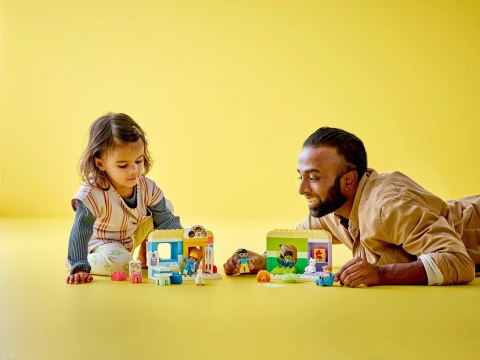 LEGO DUPLO Town 10992 Dzień z życia w żłobku LEGO DUPLO Town 10992 Dzień z życia w żłobku