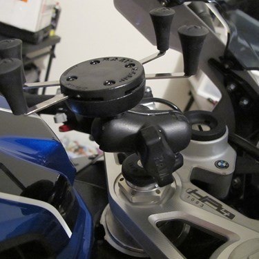 RAM MOUNT Uchwyt X-Grip™ montowany w trzon RAM-B-176-A-UN7 RAM MOUNT Uchwyt X-Grip™ montowany w trzon RAM-B-176-A-UN7