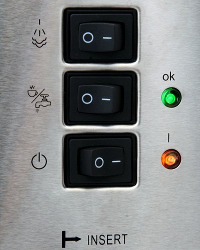 Ekspres ciśnieniowy Adler MS 4403 (850W; kolor srebrny) Ekspres ciśnieniowy Adler MS 4403 (850W; kolor srebrny)