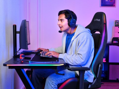 Fotel gamingowy TRUST GXT719 RUYA RGB czarne (25185) Fotel gamingowy TRUST GXT719 RUYA RGB czarne (25185)