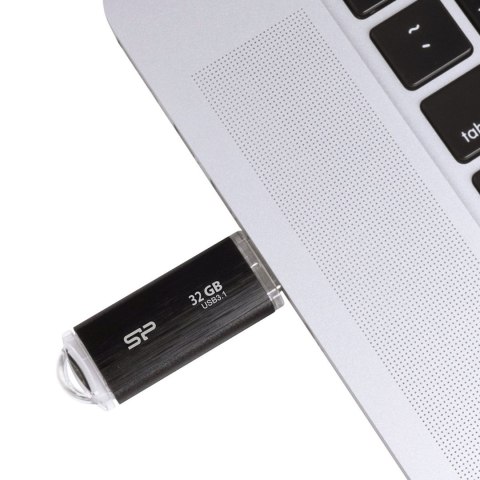 Pendrive Silicon Power Blaze B02 32GB USB 3.1 kolor czarny (SP032GBUF3B02V1K) Pendrive Silicon Power Blaze B02 32GB USB 3.1 kolor czarny (SP032GBUF3B02V1K)