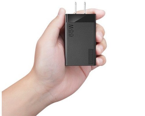 Lenovo Zasilacz podróżny 65 W USB-C 40AW0065WW Lenovo Zasilacz podróżny 65 W USB-C 40AW0065WW