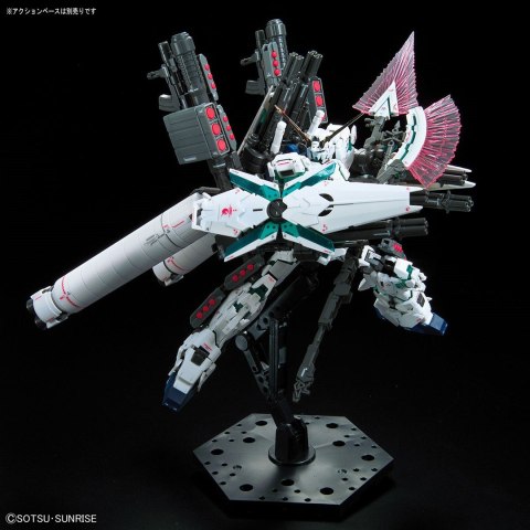 Figurka kolekcjonerska BANDAI RG 1/144 FULL ARMOR UNICORN GUNDAM Figurka kolekcjonerska BANDAI RG 1/144 FULL ARMOR UNICORN GUNDAM