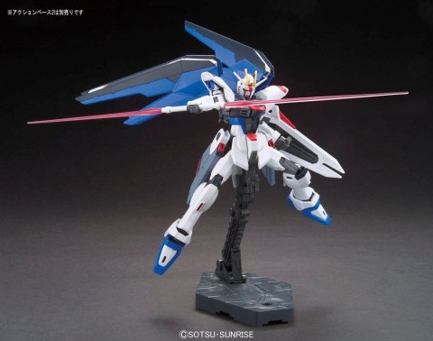 Figurka kolekcjonerska Bandai HGCE 1/144 ZGMF-X10A FREEDOM GUNDAM Figurka kolekcjonerska Bandai HGCE 1/144 ZGMF-X10A FREEDOM GUNDAM