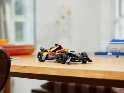 LEGO Technic 42169 NEOM McLaren Formula E Race Car LEGO Technic 42169 NEOM McLaren Formula E Race Car