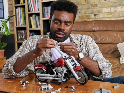 LEGO Creator Expert 10269 Harley Davidson Fat Boy LEGO Creator Expert 10269 Harley Davidson Fat Boy
