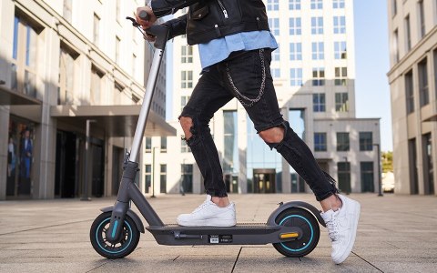 Hulajnoga elektryczna Motus Scooty 10" 2023 (WYPRZEDAŻ) Hulajnoga elektryczna Motus Scooty 10" 2023 (WYPRZEDAŻ)