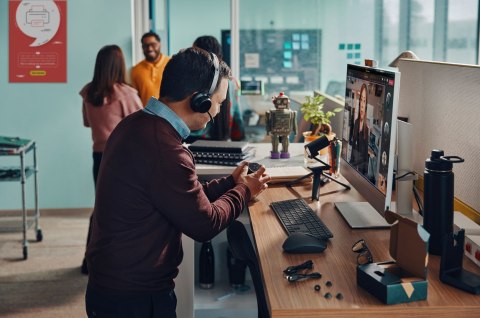 Zestaw słuchawkowy Bluetooth HP Poly Voyager Focus 2 with charge stand Headset USB-A 77Y86AA Zestaw słuchawkowy Bluetooth HP Poly Voyager Focus 2 with charge stand Headset USB-A 77Y86AA