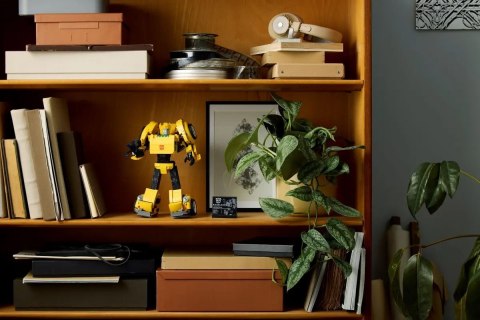 LEGO 10338 ICONS Bumblebee LEGO 10338 ICONS Bumblebee