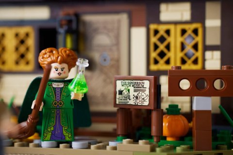 LEGO Ideas 21341 Disney Hokus Pokus: Chata sióstr Sanderson LEGO Ideas 21341 Disney Hokus Pokus: Chata sióstr Sanderson
