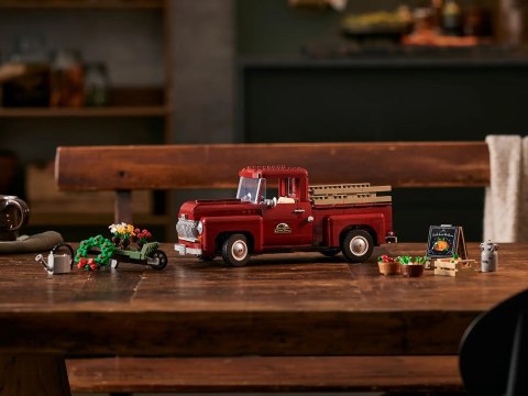 LEGO Creator Expert 10290 Pickup LEGO Creator Expert 10290 Pickup