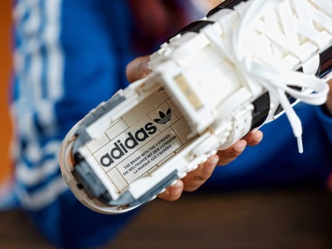 LEGO Icons 10282 But adidas Originals Superstar LEGO Icons 10282 But adidas Originals Superstar