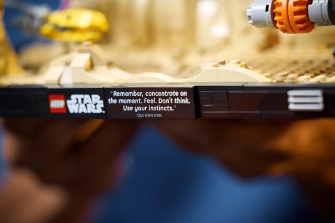 LEGO Star Wars 75380 Diorama: Wyścig ścigaczy w Mos Espa LEGO Star Wars 75380 Diorama: Wyścig ścigaczy w Mos Espa