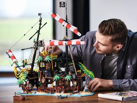LEGO Ideas 21322 Piraci z Zatoki Barakud LEGO Ideas 21322 Piraci z Zatoki Barakud