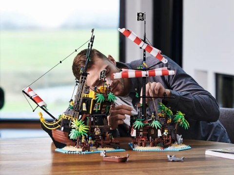 LEGO Ideas 21322 Piraci z Zatoki Barakud LEGO Ideas 21322 Piraci z Zatoki Barakud