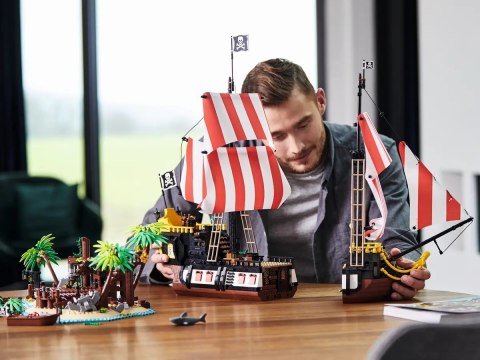 LEGO Ideas 21322 Piraci z Zatoki Barakud LEGO Ideas 21322 Piraci z Zatoki Barakud
