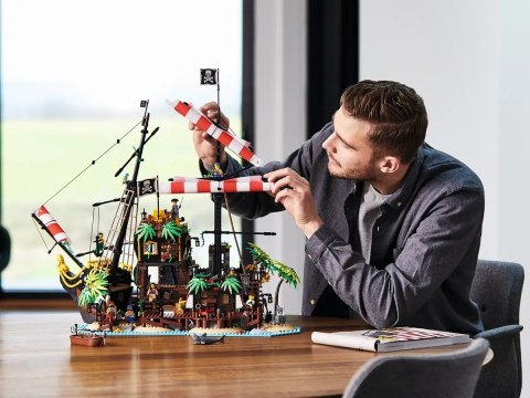 LEGO Ideas 21322 Piraci z Zatoki Barakud LEGO Ideas 21322 Piraci z Zatoki Barakud